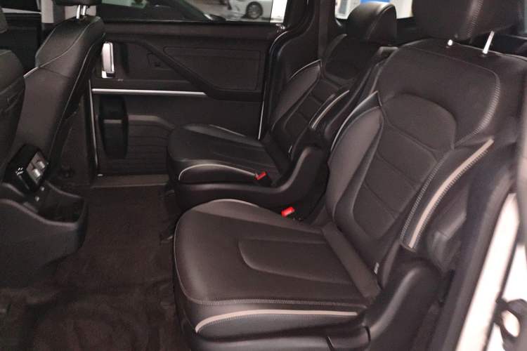 Used Hyundai Custo 2021 270TGDi Prestige LUX Left Rear Seat