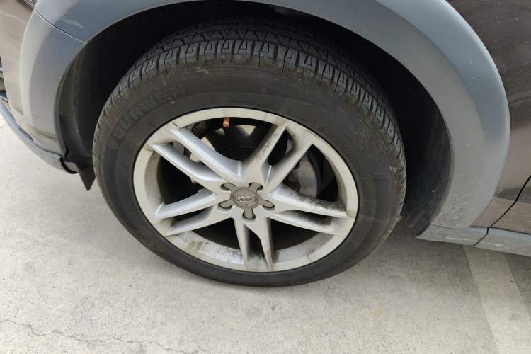 Used Audi Q5 2018 Collector's Edition 40 TFSI Technology Model