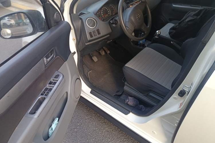 Used Suzuki Swift 2013 1.5L Manual Standard Edition
