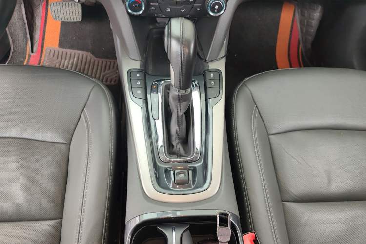 Used Chevrolet Malibu 2018 530T Automatic Luxury Edition Gear Lever