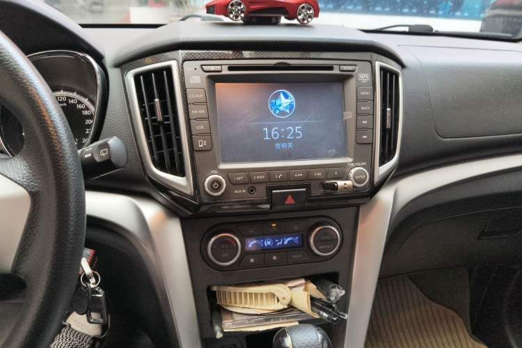 Used Venucia T70 2015 2.0L CVT Smart Edition