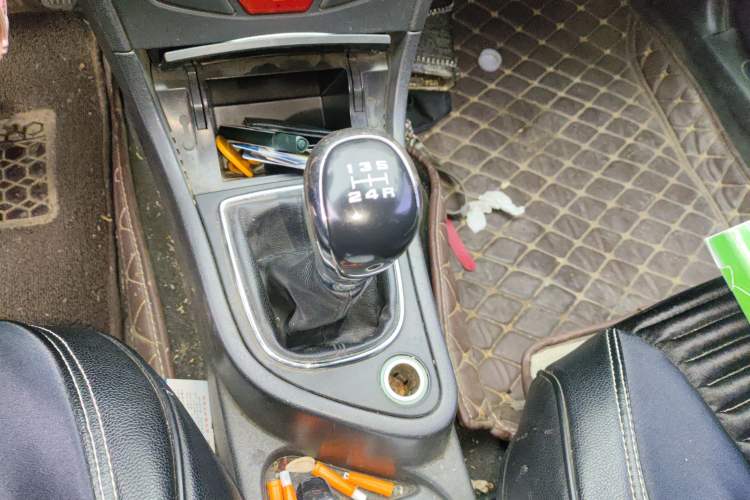 Used Dongfeng Aeolus H30 2013 CROSS 1.6L Manual Luxury Model
