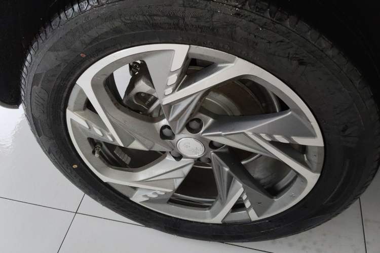 Used Hongqi HS3 PHEV 2024 PHEV 115km Jingwei Edition Right Rear Wheel Hub