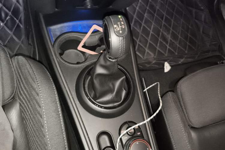 Used MINI Countryman 2017 1.5T COOPER ALL4 Very Holiday Edition Chili Red