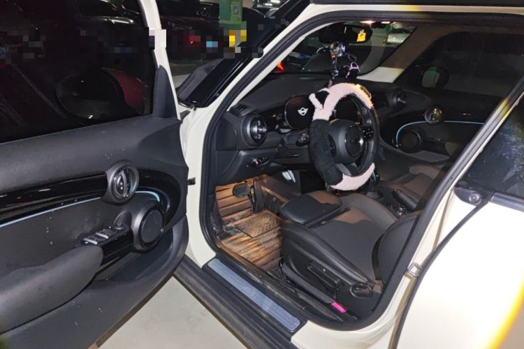 Used MINI 2022 Updated 1.5T COOPER Classic Edition Five-Door Version