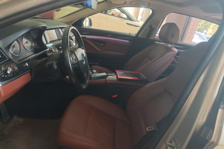 Used BMW 5 Series 2014 520Li Elegant Model
