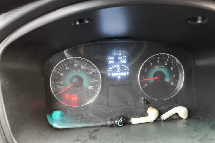 Used Jinbei New Hiace X30L 2018 1.5L Box Truck Wealth Edition DLCG14