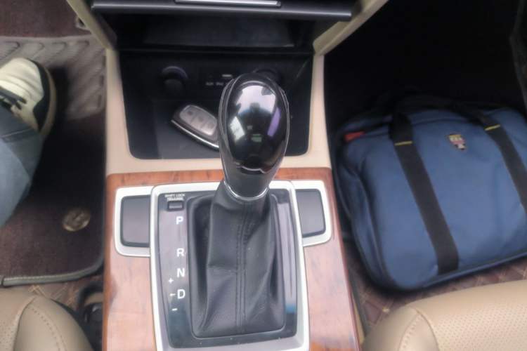 Used Hyundai Mistra 2014 1.8L Automatic Deluxe DLX Model Gear Lever