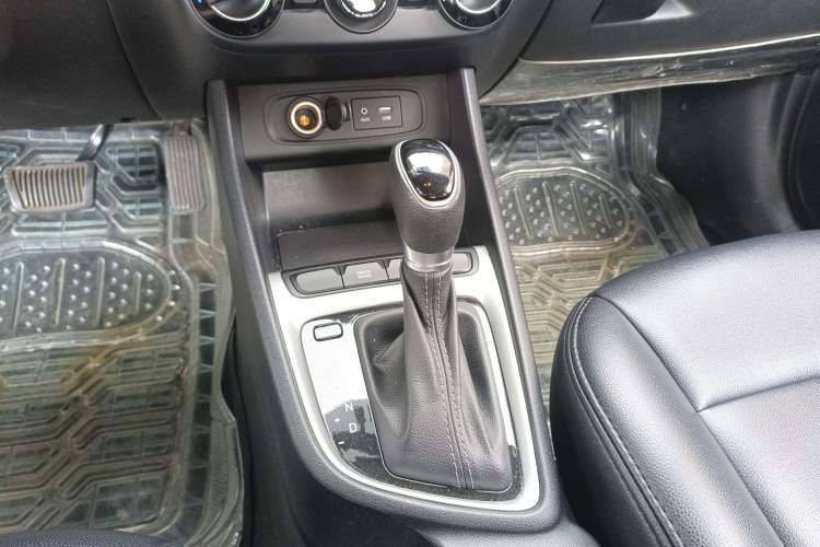 Used Hyundai Celesta 2018 1.6L Automatic GL Enjoyment Version China V Standard