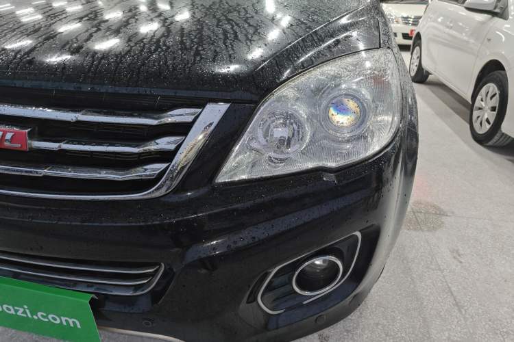 Used Haval H6 2014 Upgraded Model 2.0T Diesel Manual Two-Wheel Drive Elite Version