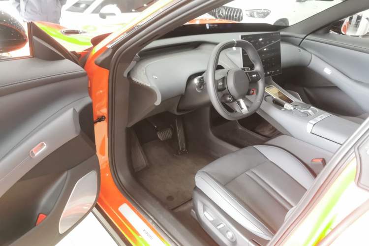 Used Xiaomi Auto YU7 2025 Ultra-Long Range Rear-Wheel Drive Version
