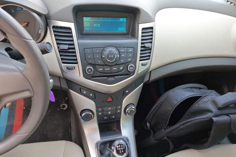 Used Chevrolet Cruze 2015 1.5L Classic SL MT Audio And AC Panel