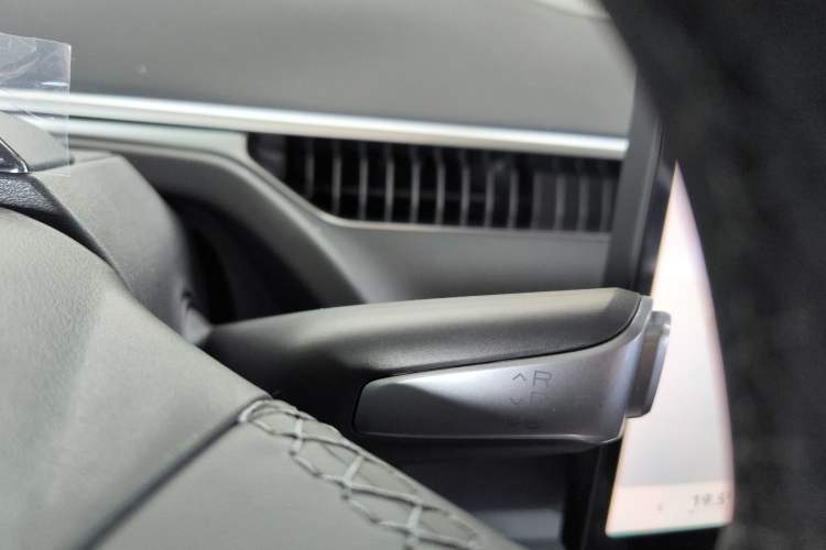 Used XPeng MONA M03 2025 600 with Ultra-Long Range Max Gear Lever