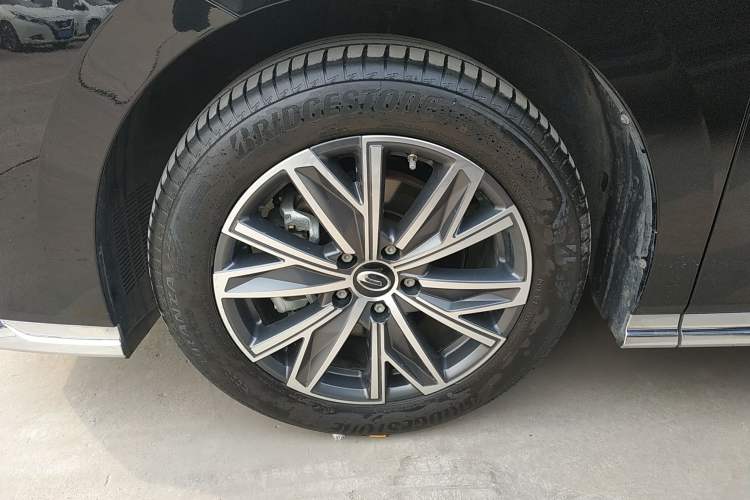 Used GAC Trumpchi M8 2024 Master Series 400T Prestige Edition Left Front Wheel Hub