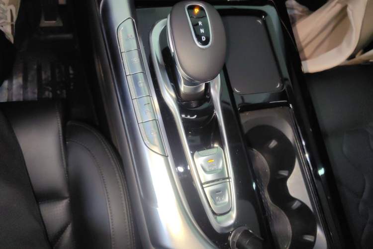 Used VOYAH FREE 2021 Four-Wheel Drive Standard Range-Extended Exclusive Luxury Package