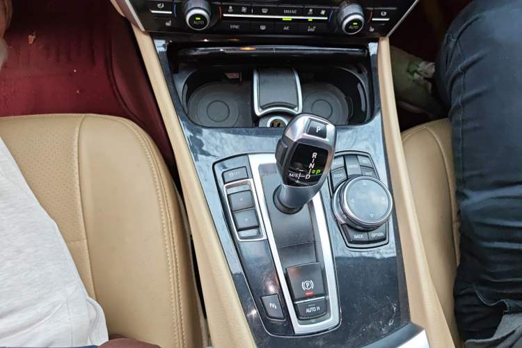 Used BMW 5 Series GT 2014 535i Leading Model Gear Lever