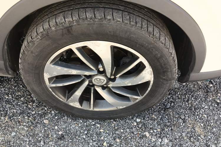 Used Baojun 560 2017 1.8L iAMT Comfort Model Right Front Wheel Hub