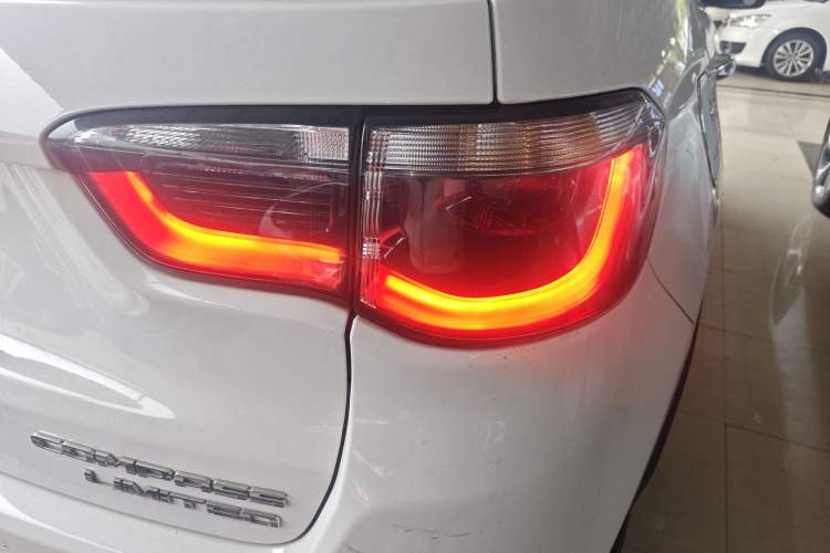 Used Jeep Compass 2017 200T Automatic Prestige Four-Wheel Drive Edition Right Rear Taillight