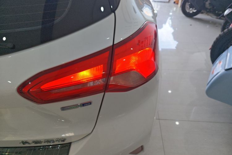 Used Ford Focus 2021 Hatchback EcoBoost 180 Automatic Titanium Edition
