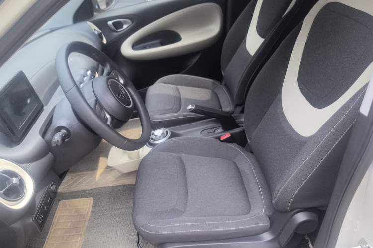 Used Wuling Bingo 2024 203km Light Edition Left Front Seat