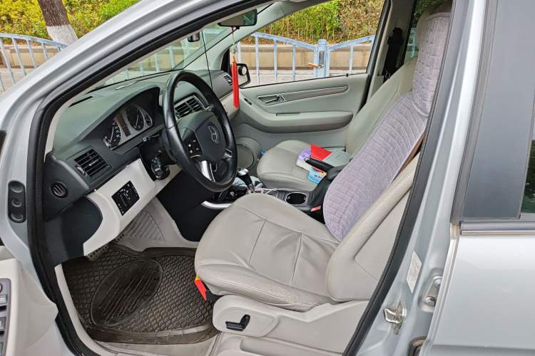 Used Mercedes-Benz B-Class 2009 B 200 Fashion Model Left Front Seat