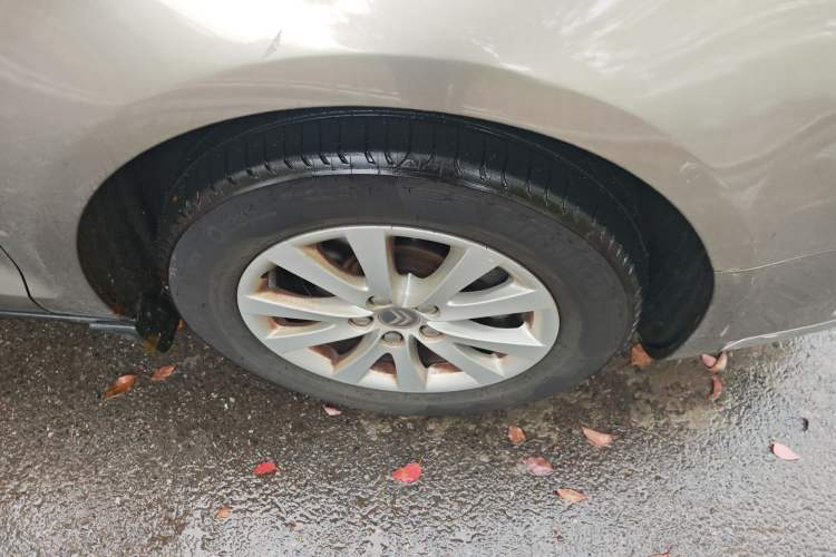 Used Citroen C5 2014 1.6T Automatic Luxury Model Right Front Wheel Hub