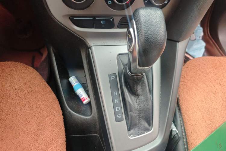 Used Ford Focus 2012 Hatchback 1.6L Automatic Comfort Model Gear Lever