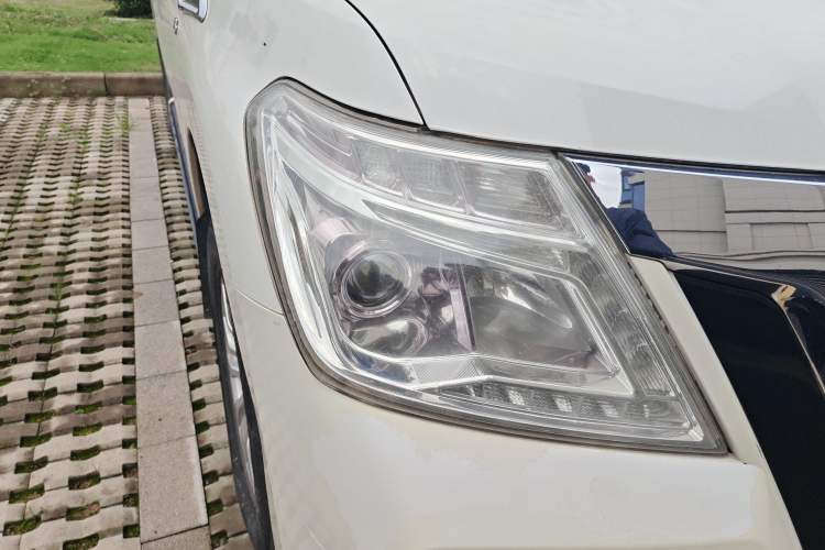Used Nissan Patrol  Right Front Headlight