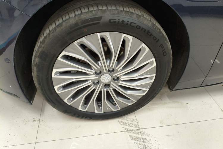 Used Buick L7 2025 Model Aivia Left Front Wheel Hub