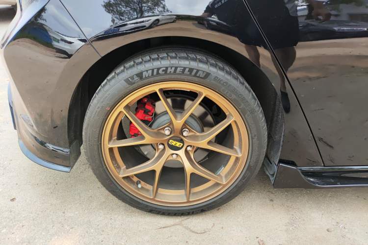 Used Ford Focus 2021 Hatchback EcoBoost 180 Automatic ST Line Right Rear Wheel Hub