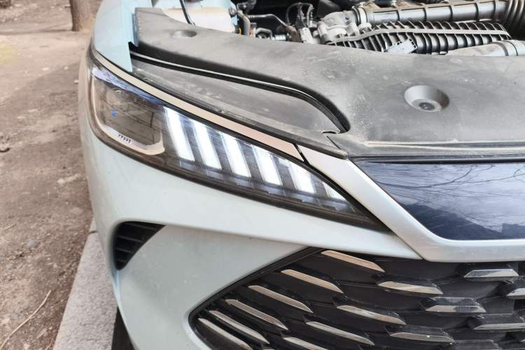 Used BYD Qin PLUS 2025 DM-i Smart Drive 55KM Leading Model Right Front Headlight