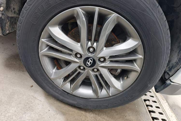 Used Hyundai ix35 2015 2.0L Automatic 2WD Smart Version China V Standard Right Front Wheel Hub