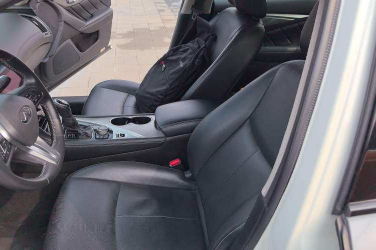 Used Infiniti Q50L 2018 2.0T Enjoyment Version China VI Standard
