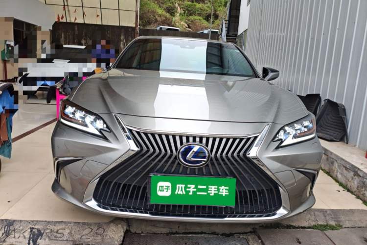 Used Lexus ES 2020 300h Premium Edition

