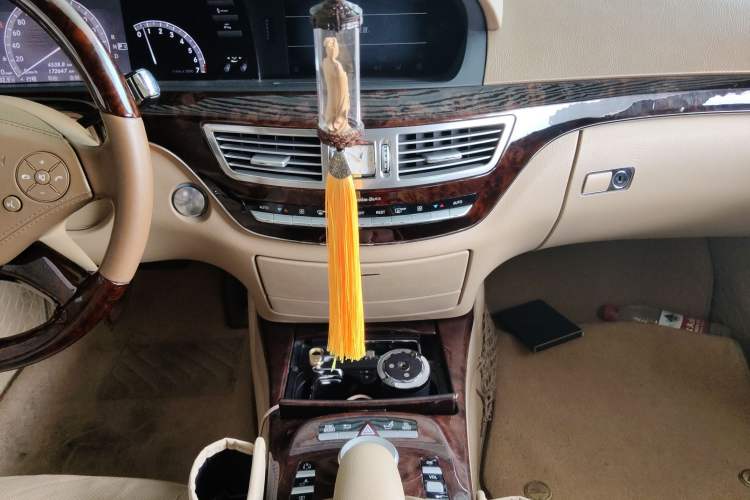 Used Mercedes-Benz S-Class 2010 S 350 L Luxury Model Audio And AC Panel