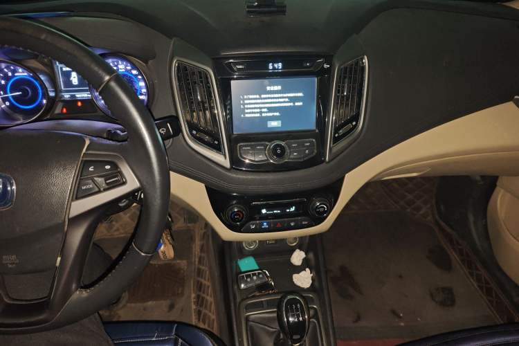 Used CHANGAN Eado 2016 1.6L Manual Fashion Edition Audio And AC Panel