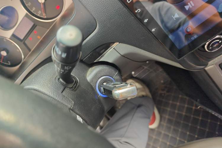 Used Geely Auto Classic Emgrand 2012 Sedan 1.8L CVT Luxury Model
