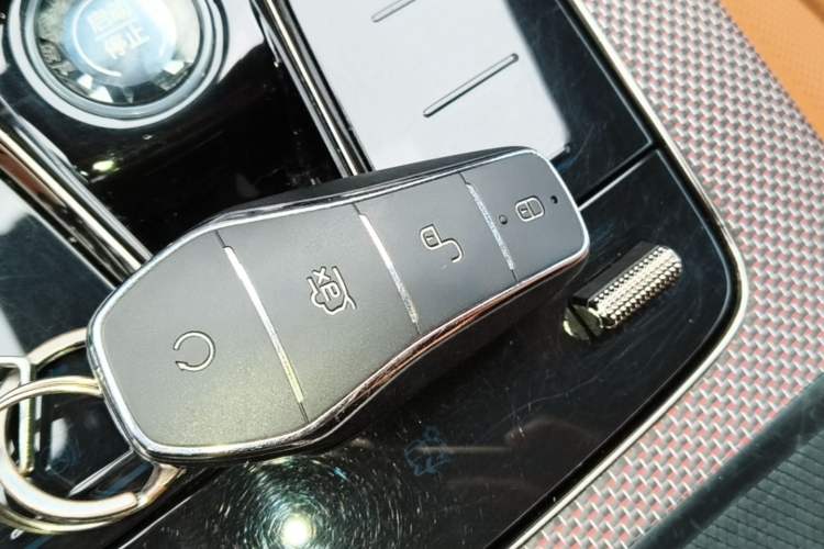 Used BYD Han 2022 EV Genesis Edition 715 km Front-Wheel-Drive Flagship Model
