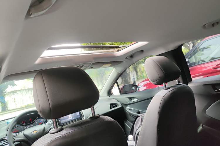 Used Chevrolet Cruze 2017 1.5L Automatic Pioneer Sunroof Edition
