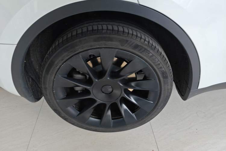 Used Tesla Model Y 2024 Rear-Wheel-Drive Version Right Rear Wheel Hub