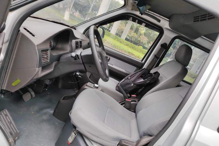 Used Wuling Rongguang EV 2020 Basic Version 7-Seater 300 km Left Front Seat
