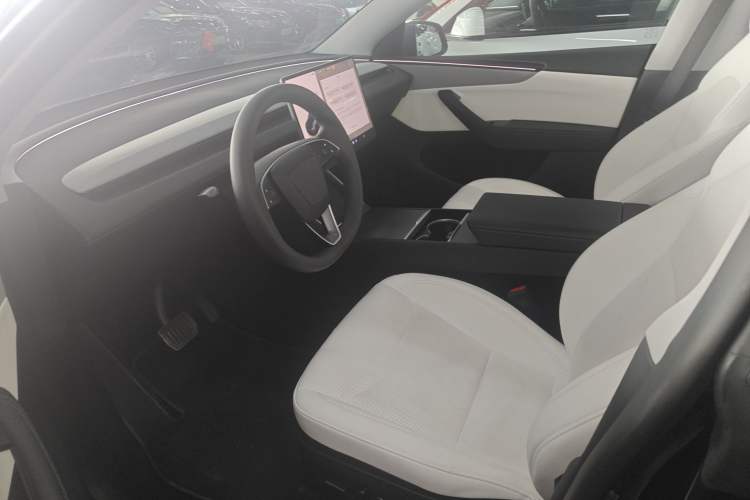 Used Tesla Model Y 2025 Rear-Wheel Drive First Edition
