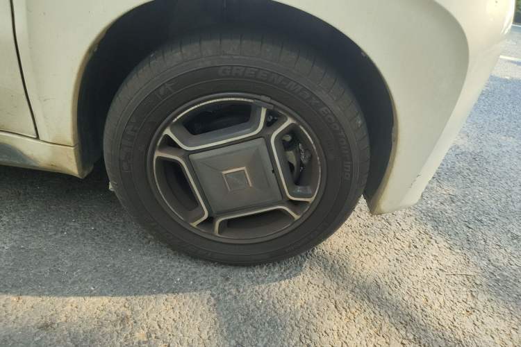 Used Baojun E200 2019 250KM Smart Drive Edition Right Front Wheel Hub