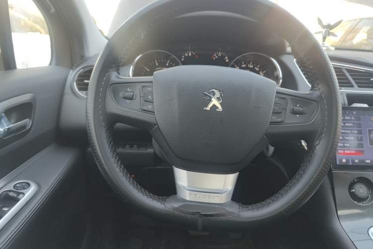 Used Peugeot 3008 2018 2.0L Automatic Classic Edition
