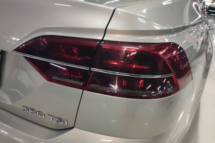 Used Volkswagen Phideon 2018 Revised Version 380TSI Two-Wheel Drive Business Edition