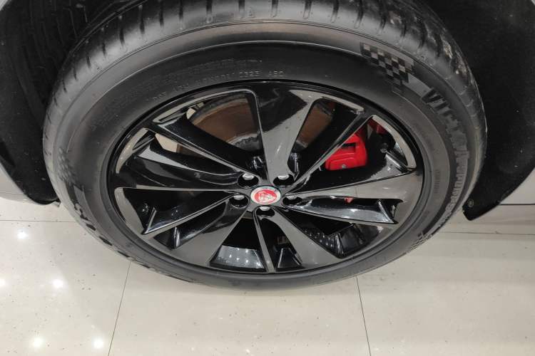 Used Jaguar F-PACE 2023 P250 R-Dynamic BLACK
