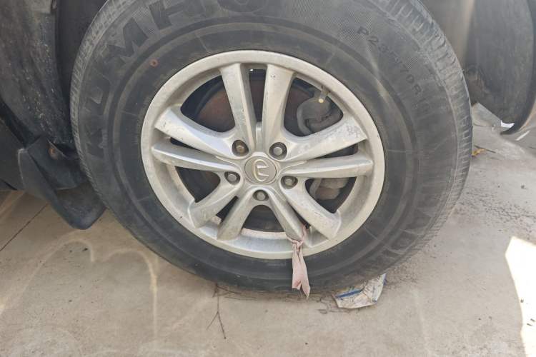 Used Huatai Santa Fe Classic 2012 2.0L Gasoline Manual Two-Wheel Drive with Sunroof
