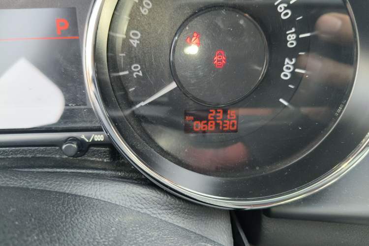 Used Peugeot 3008 2016 1.6THP Automatic Prestige Edition Odometer Close Up