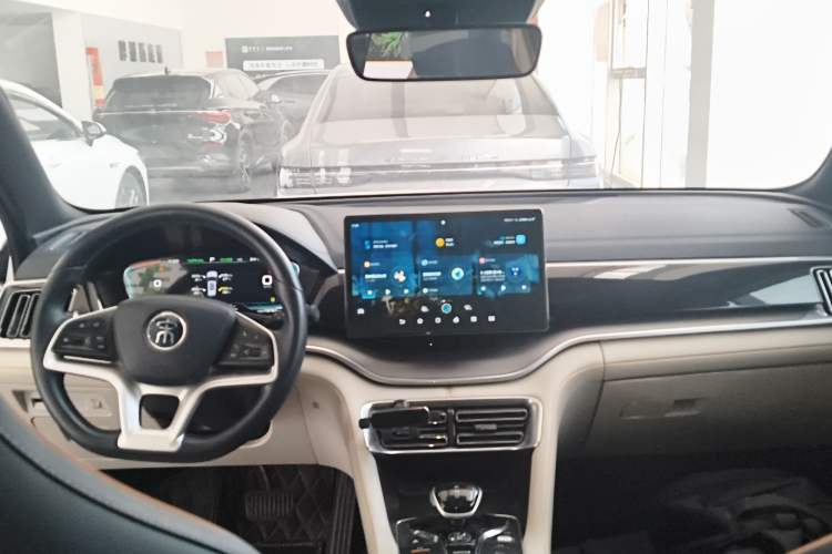 Used BYD Song PLUS New Energy 2021 EV Deluxe Model Center Console