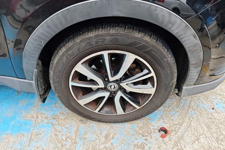 Used Dongfeng Fengon 580 2017 Revised Version 1.5T CVT Luxury Edition Right Front Wheel Hub